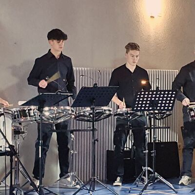 Foto: Sabine B�ssert
Datum: 10.12.2023
Ort: Igensdorf - Aula Grundschule
Motiv: Adventskonzert Sing- und Musikschule