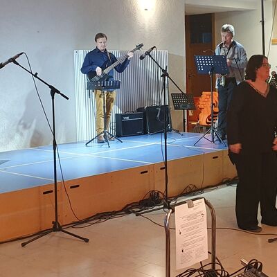Foto: Sabine B�ssert
Datum: 10.12.2023
Ort: Igensdorf - Aula Grundschule
Motiv: Adventskonzert Sing- und Musikschule